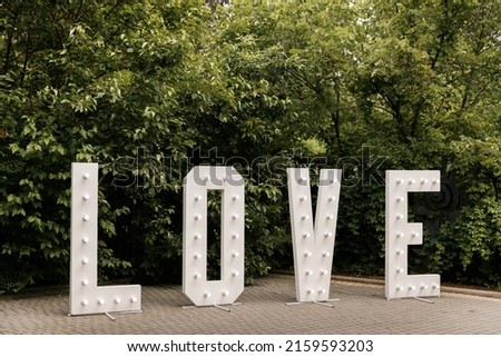 White Letters Love as decor at a wedding
