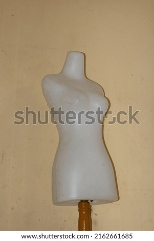 This body statue is usually used for clothing models