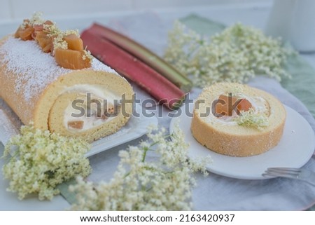 biscuit roll with rhubarb and elderflower,