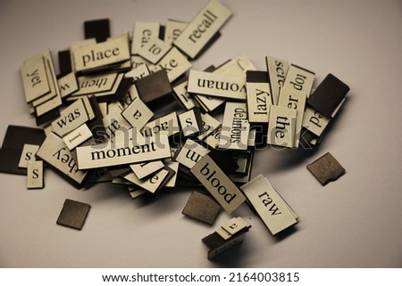 a white English word magnet 
