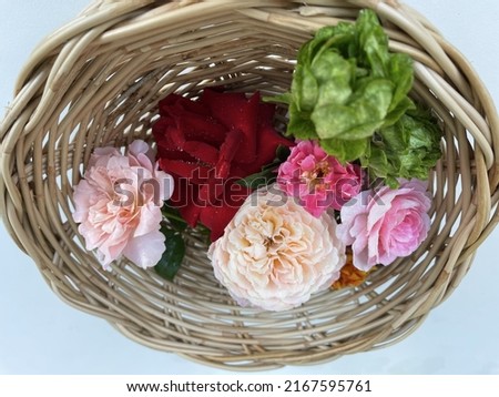 Varieties of roses on the basket