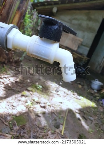 broken faucet that always drips water