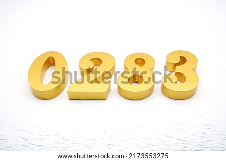     Number 0283 is made of gold-plated teak, 1 cm thick, laid on a white painted aerated brick floor, giving good 3D visibility.                              
