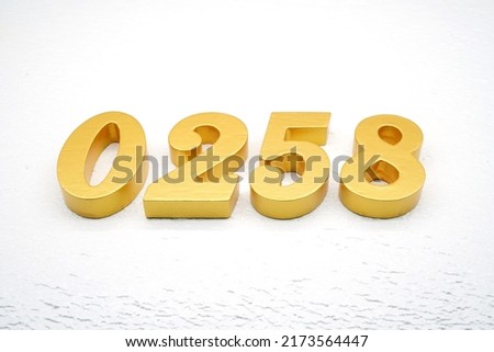      Number 0258 is made of gold-plated teak, 1 cm thick, laid on a white painted aerated brick floor, giving good 3D visibility.                                           