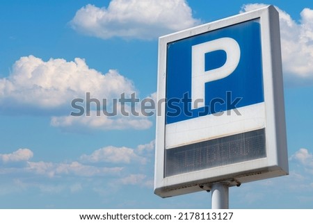 The sign at the entrance to a car park in Italy