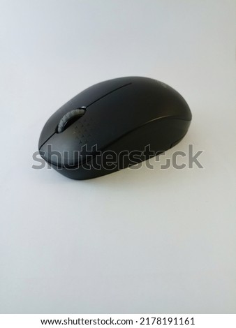 computer bluetooth mouse, Black
can be used on all comment devices, laptops and more.
real picture