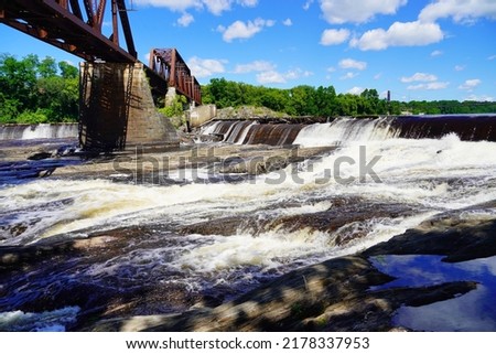  Kennebec river in Maine State