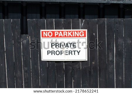 No parking and private property sign
