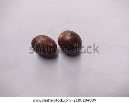 nutmug With white and grey background