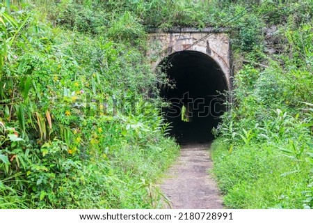 Hầm xe lửa răng cưa Đà Lạt - Phan Rang, hầm hỏa xa đèo Dran Royalty-Free Stock Photo #2180728991