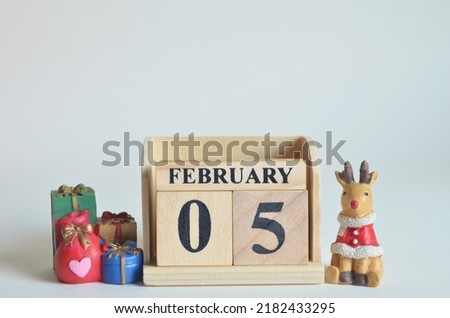 February 5, Christmas, Birthday with number cube design for the background.