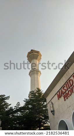 photo of the pillars of the Great Mosque of Bandung, depicting the splendor of a building, elegance, and beauty, taken in the afternoon with sunny weather, can be used as a background or complementary
