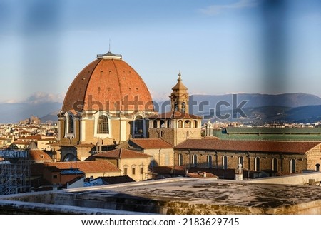 alternative view of the piazza of the Duomo in firenze, and the cattedrale di santa maria del fiore, campanille di giotto and the battistero di san giovanni