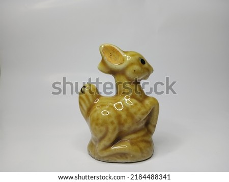 Rabbit-shaped ceramic display has its own uniqueness