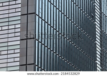 The exterior walls of the building are expressed very abstractly. It also has a certain pattern. We can only see part of the building.