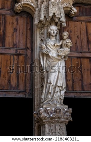 Virgin and Child, Portal del Mirador, Cathedral of Majorca, La Seu, 13th century. Levantine Gothic, Palma, Mallorca, Balearic Islands, Spain