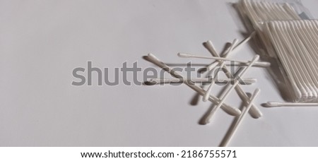 cotton swab can be used to clean earwax