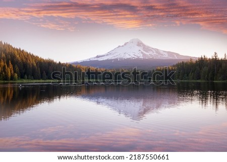 Mount. Hood reflection in Trillium lake,  Oregon, USA. Beautiful natural landscapes Royalty-Free Stock Photo #2187550661