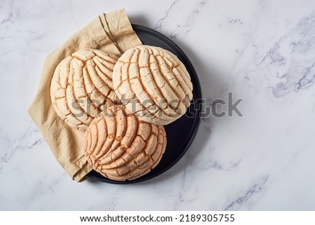 Mexican sweet bread called concha, bakery from mexico Royalty-Free Stock Photo #2189305755