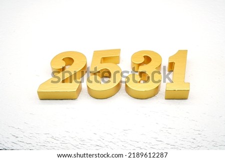 Number 2531 is made of gold painted teak, 1 cm thick, laid on a white painted aerated brick floor, visualized in 3D.                                      