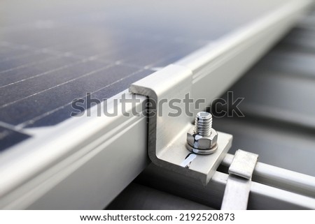End Clamp of Solar PV Panel Installation