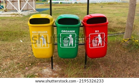 3 in 1 trash bin, is a sorting trash can that is generally placed in parks or other public facilities.