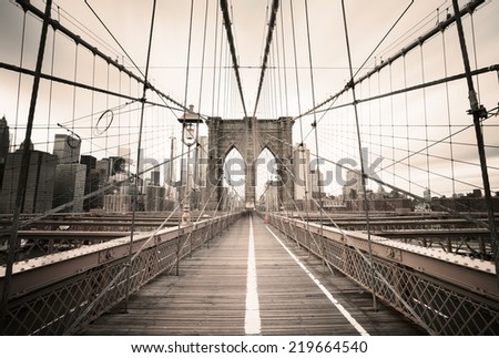 Brooklyn Bridge - New York, USA