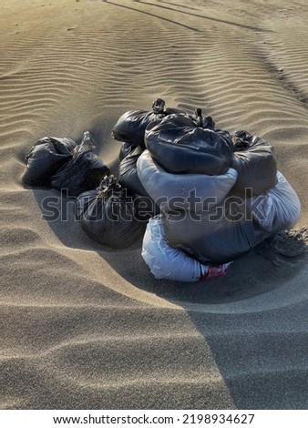 Aesthetic trash on the beach