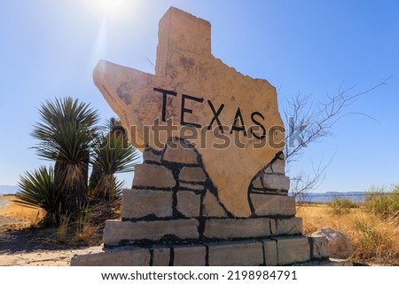 A welcome marker at the Texas-New Mexico border