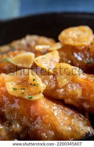Garlic shrimp made with a skillet