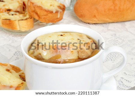 closeup french onion soup