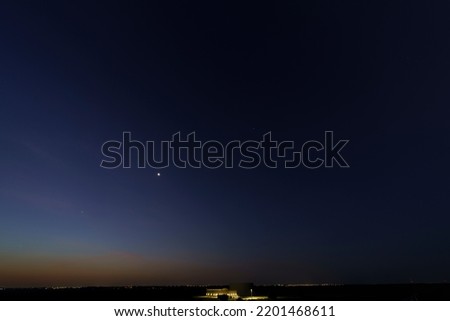 Mercury, Venus, Moon, Mars, Jupiter, and Saturn in near perfect alignment just before sunup on June 24, 2022 in Benbrook, TX