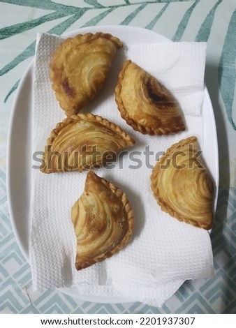A picture of traditional food called curry puff