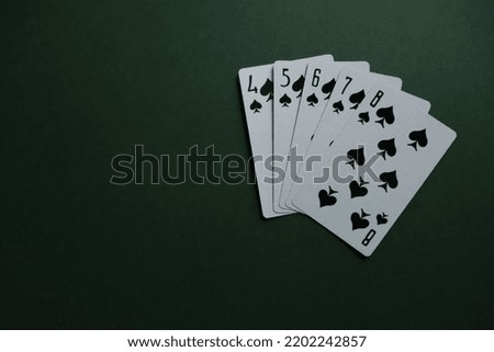 poker street flash on a dark green background