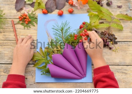 step by step instructions of Autumnal application umbrella with natural leaves. Step 7 - draw an umbrella handle. Fill cones with natural materials, leaves, moss, berries, flowers.