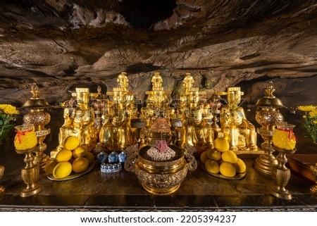 Pictures of bell tower, bronze drum, Buddha statue, landscape, cave of Bai Dinh pagoda