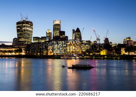 London panorama of the city in the evening