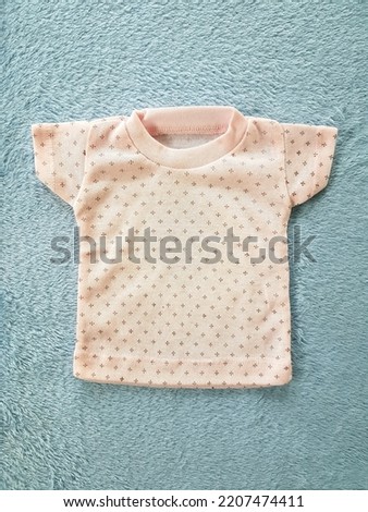 Simple and comfortable baby t-shirt.