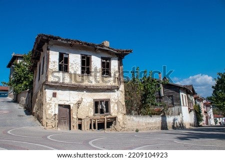Sakarya - Taraklı local houses. unpleasant empty streets.