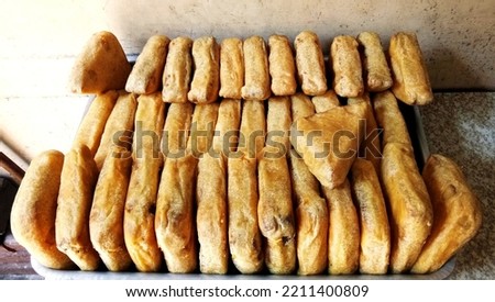 Indian food bread pakode on sale for serving Royalty-Free Stock Photo #2211400809