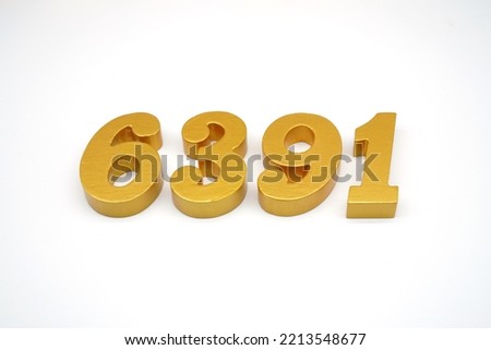  Number 6391 is made of gold-painted teak, 1 centimeter thick, placed on a white background to visualize it in 3D.                               