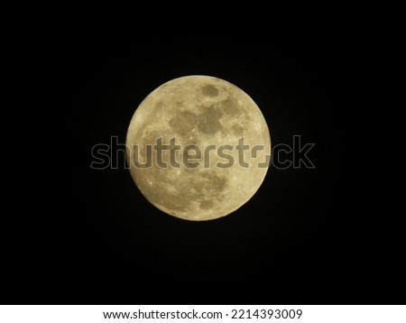 IMAGES OF THE MOON TAKEN ON A CLEAR COLOMBIAN NIGHT