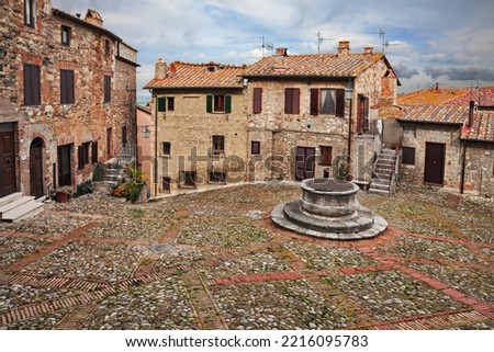 Castiglione d'Orcia, Siena, Tuscany, Italy: the square Piazza del Vecchietta with a 16th century well in the old town of the Val d'Orcia village

 Royalty-Free Stock Photo #2216095783