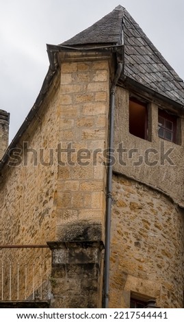 buildings in Sarlat-la-Caneda, a beautifully preserved 14th century medieval town in Dordogne, France