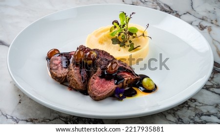 middle steak beef, Grilled beef tenderloin steak
