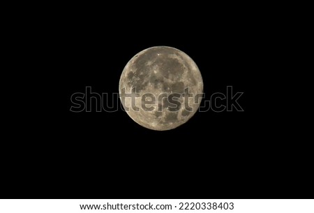 Zoom picture of Full Moon