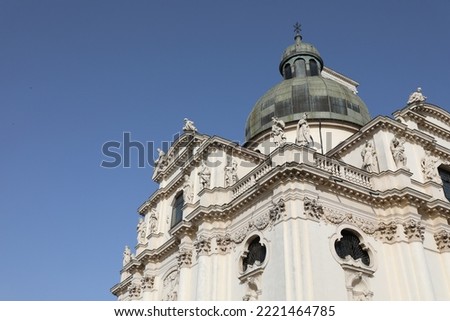 Italian Architecture - Buildings and Statues 