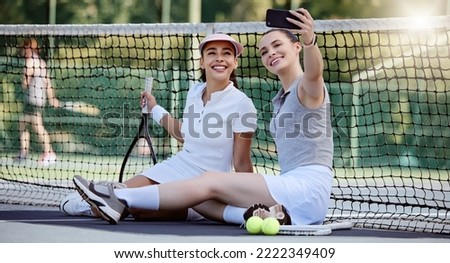 Women, tennis court or phone selfie in fitness bonding, workout break or training for match or competition sports. Happy smile, tennis player friends or photograph on social media mobile technology