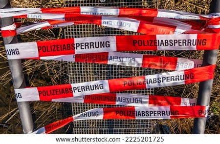 police barrier tape in germany - translation: police barrier