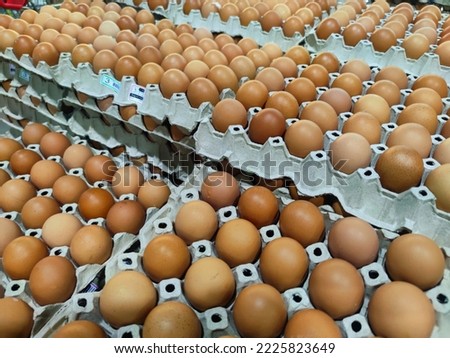picture of chicken eggs in supermarket